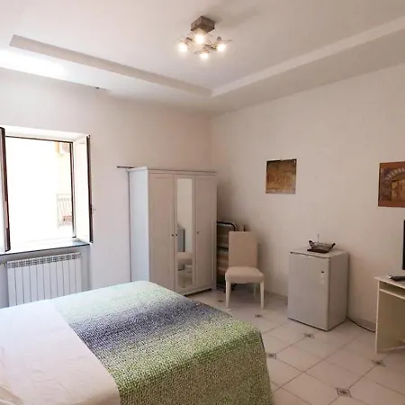 Miss Emily Vesuvio Bed & Breakfast Pollena Trocchia
